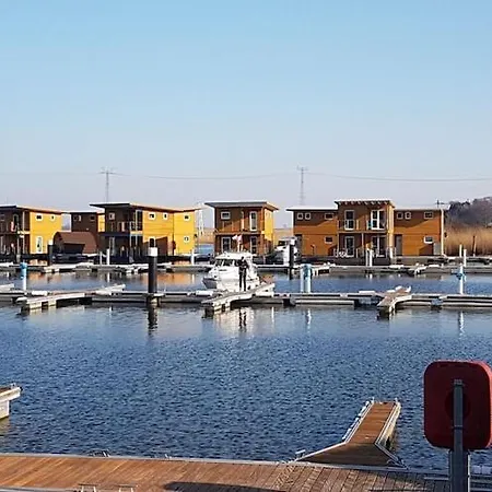 Hausboot In Am Bodden * Kröslin